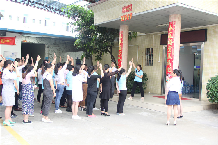 胡金花用自己的行動(dòng)證明了，她在這次培訓(xùn)中所學(xué)習(xí)到內(nèi)容，更傳遞了“愛(ài)”的精神理念。